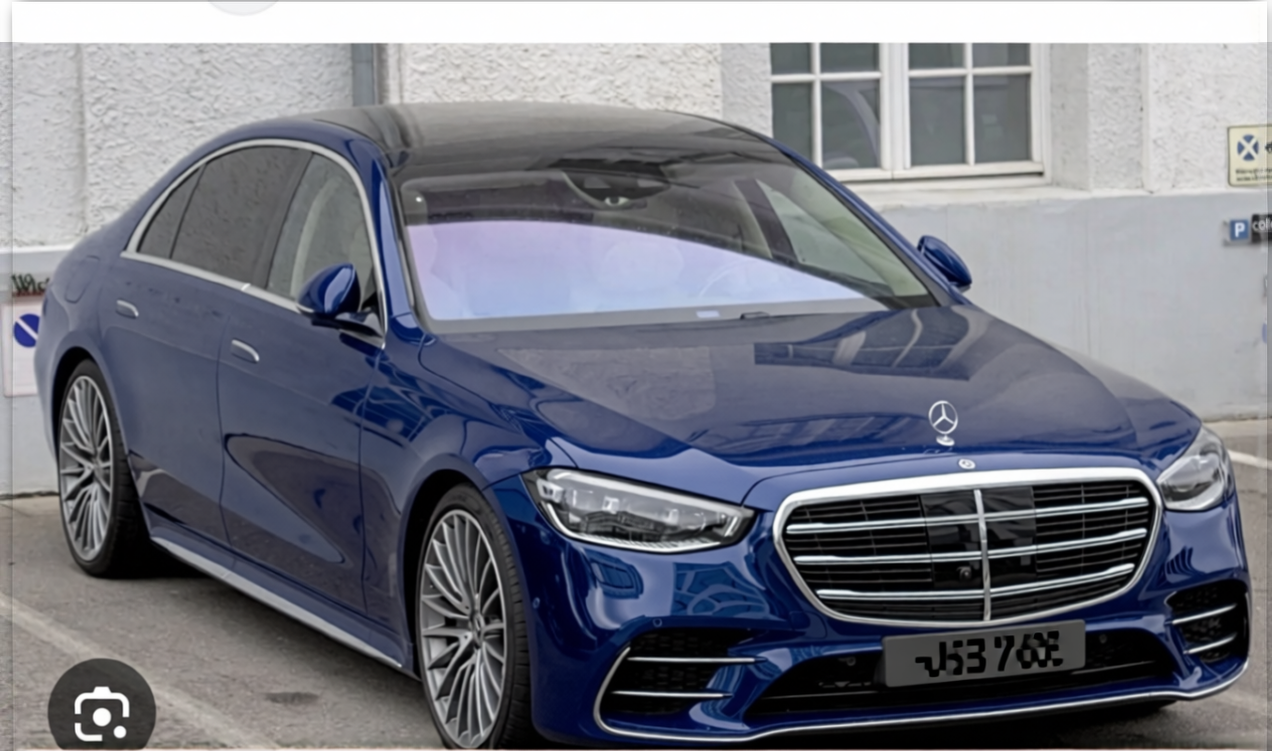Car rendered in Deep Navy gloss paint